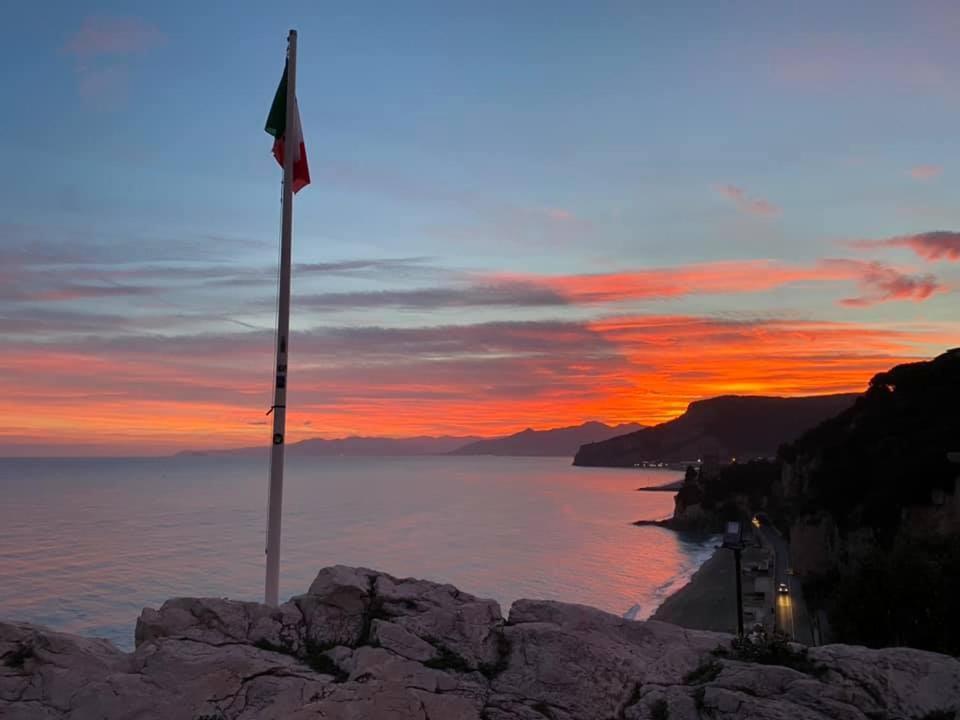 Hotel Riz Finale Ligure Kültér fotó