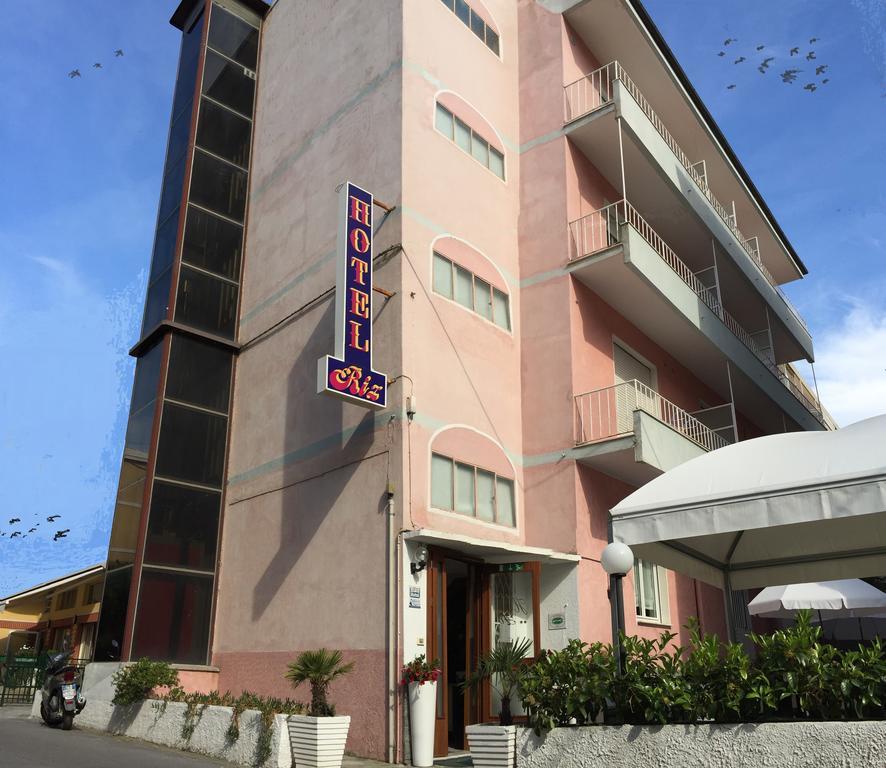 Hotel Riz Finale Ligure Kültér fotó
